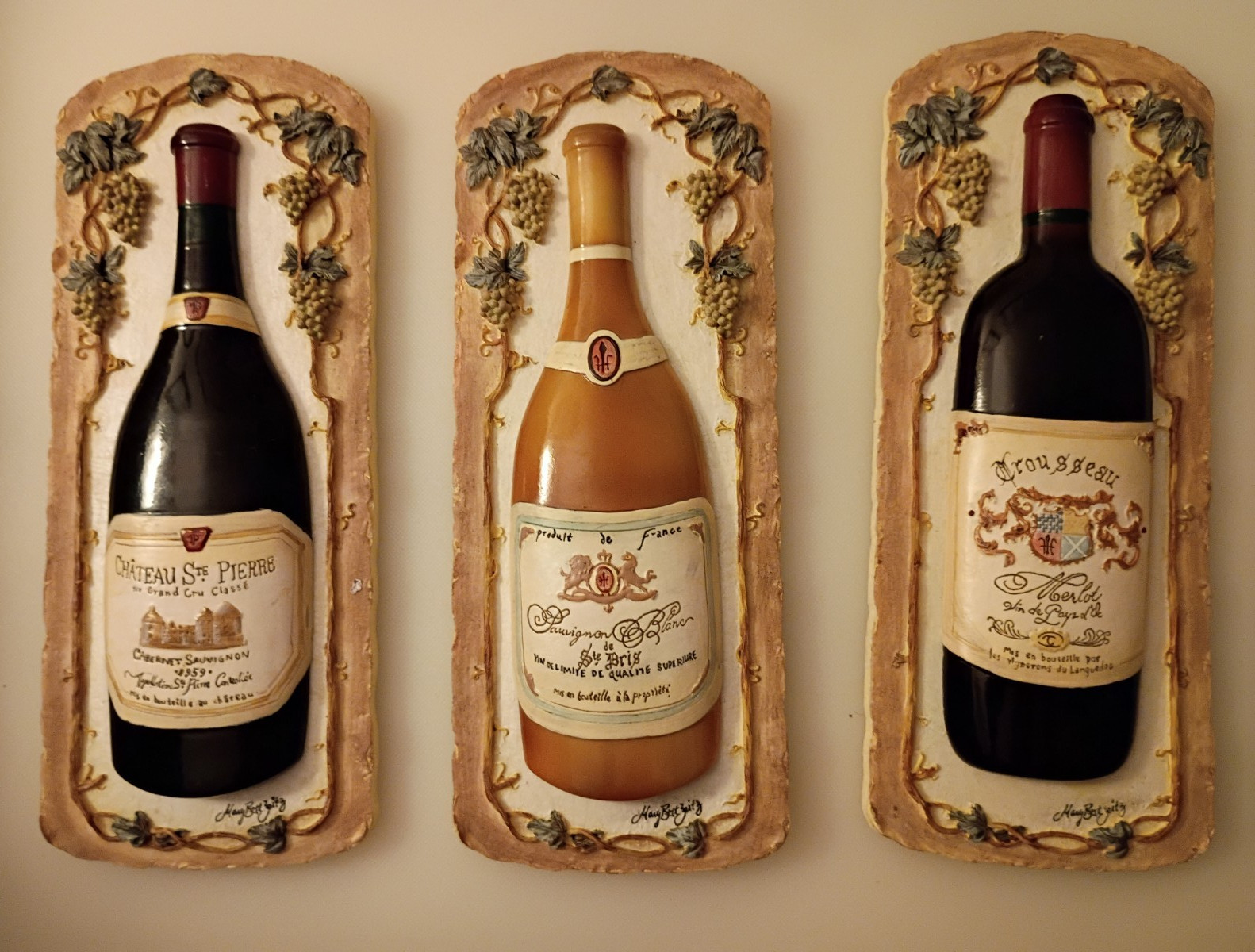 Set of 3 Wine Bottle Decorative Resin Hanging Wall Plaques Beige Brown Black