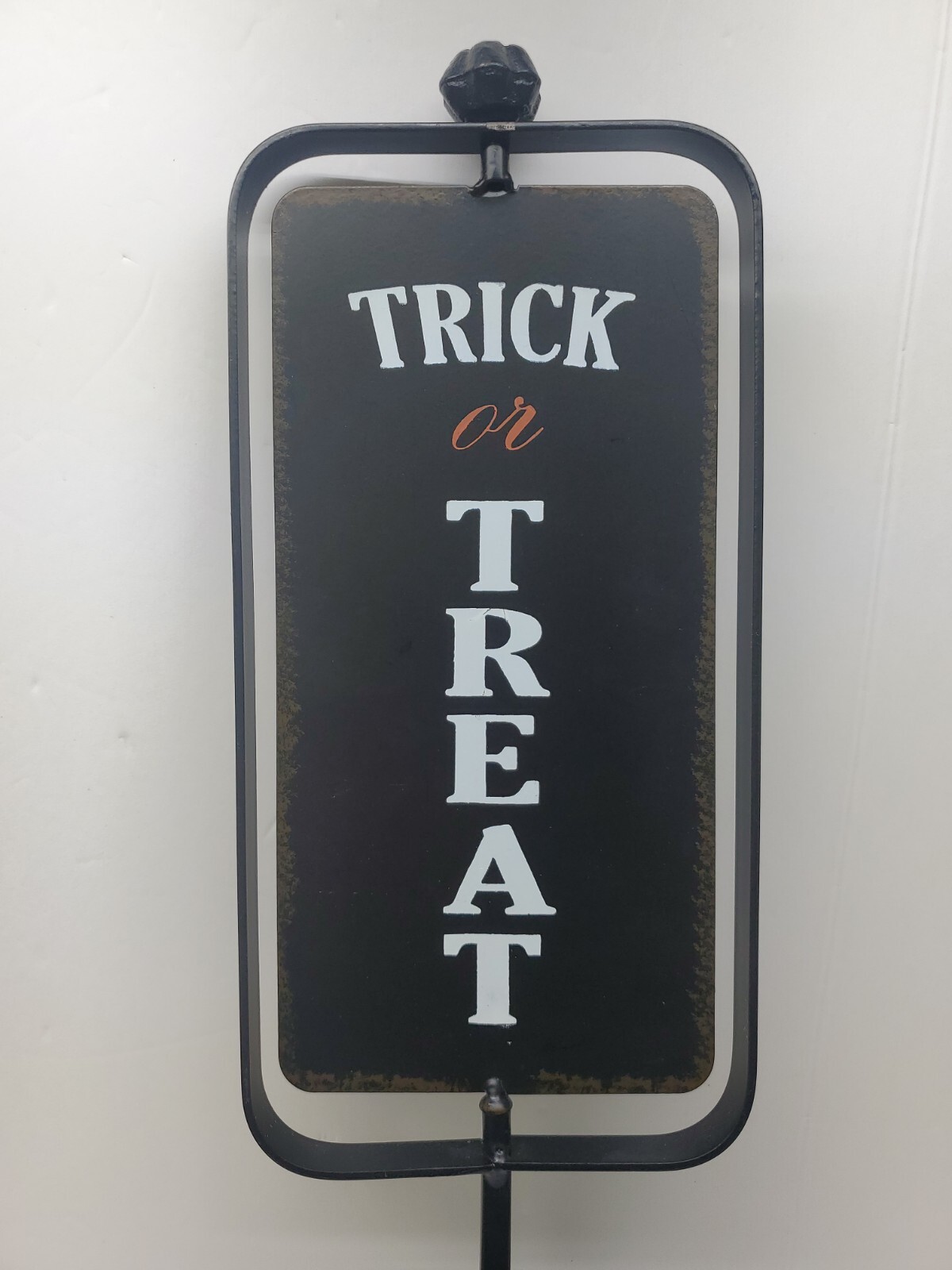 Two-Sided Metal HALLOWEEN Spinning Yard Sign Stake OUT OF CANDY-TRICK OR TREAT