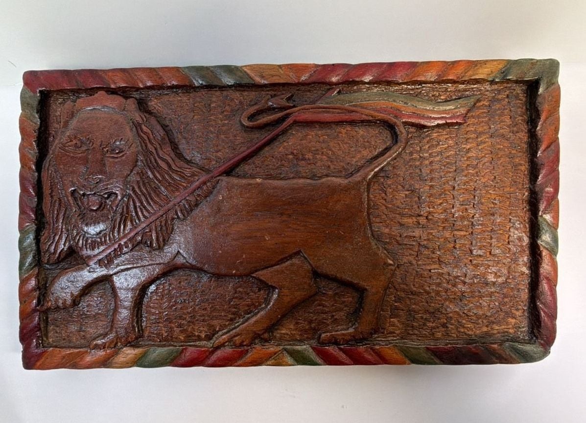 Hand Carved Wooden Lion Wall Plaque 12×6