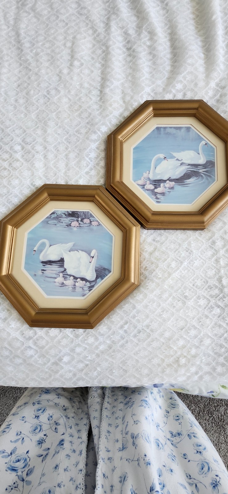 VINTAGE (1980’S) HOMECO HOME INTERIORS SET OF 2 OCTAGON SWAN PLAQUES- GOOD COND.