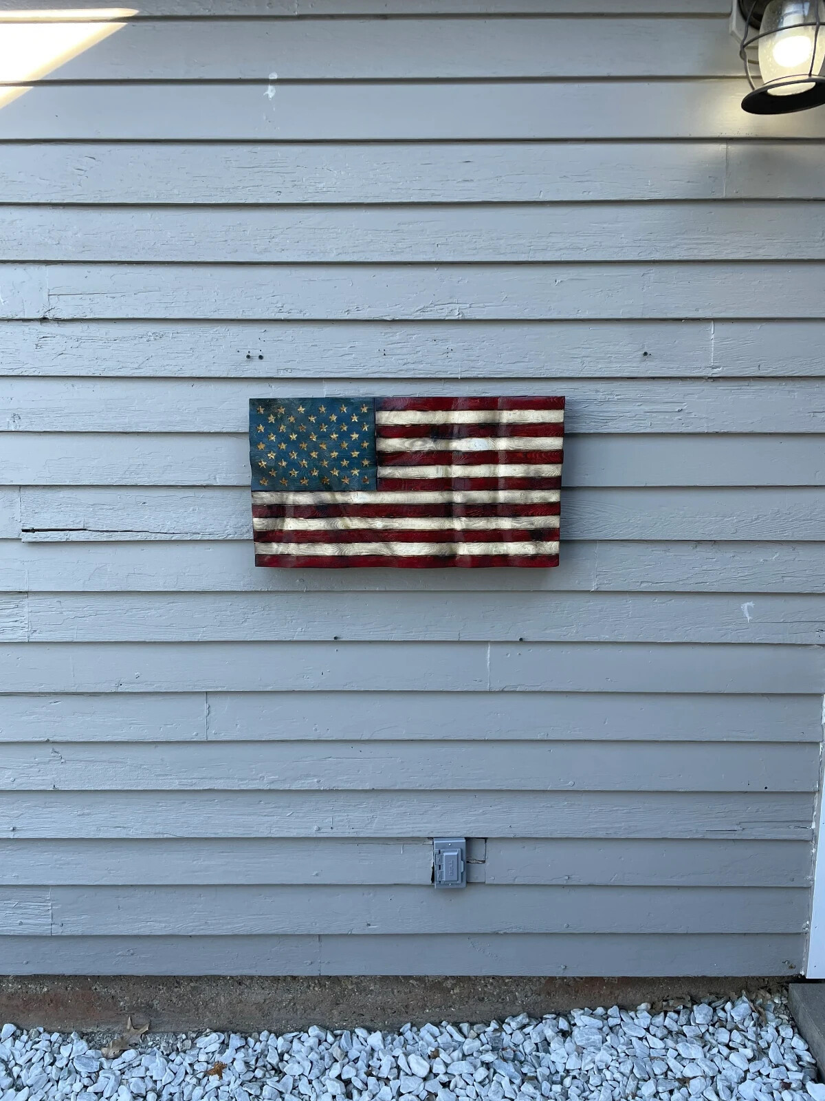 Wood wavy flag