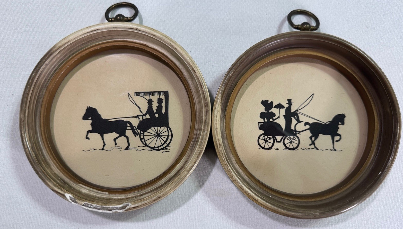 VTG Victorian Silhouette Wall Pictures Set 2 Colonial Horse Carriage Round Frame