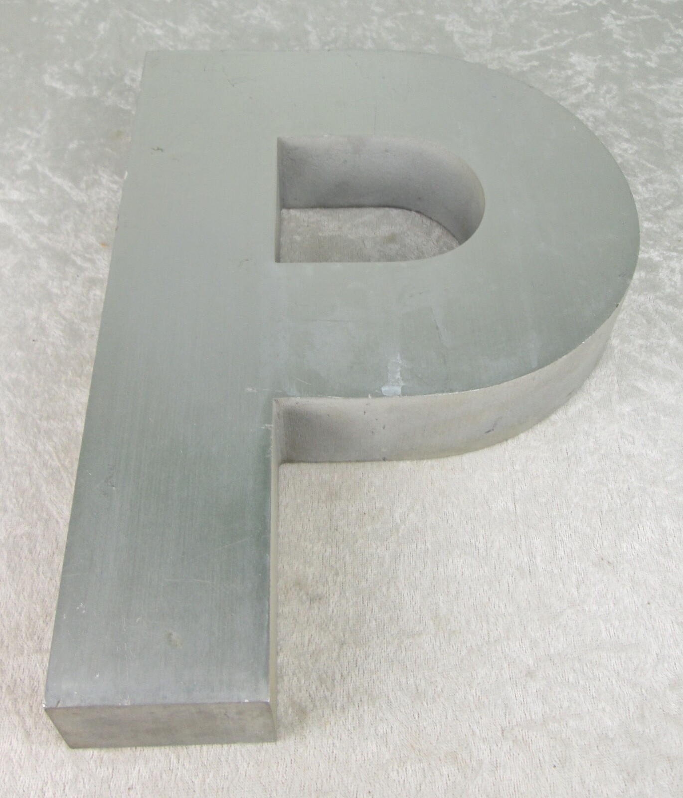 Cast Aluminum Metal Sign Letter P 3 LB 10 OZ Used 12 inch Tall Mounting Holes
