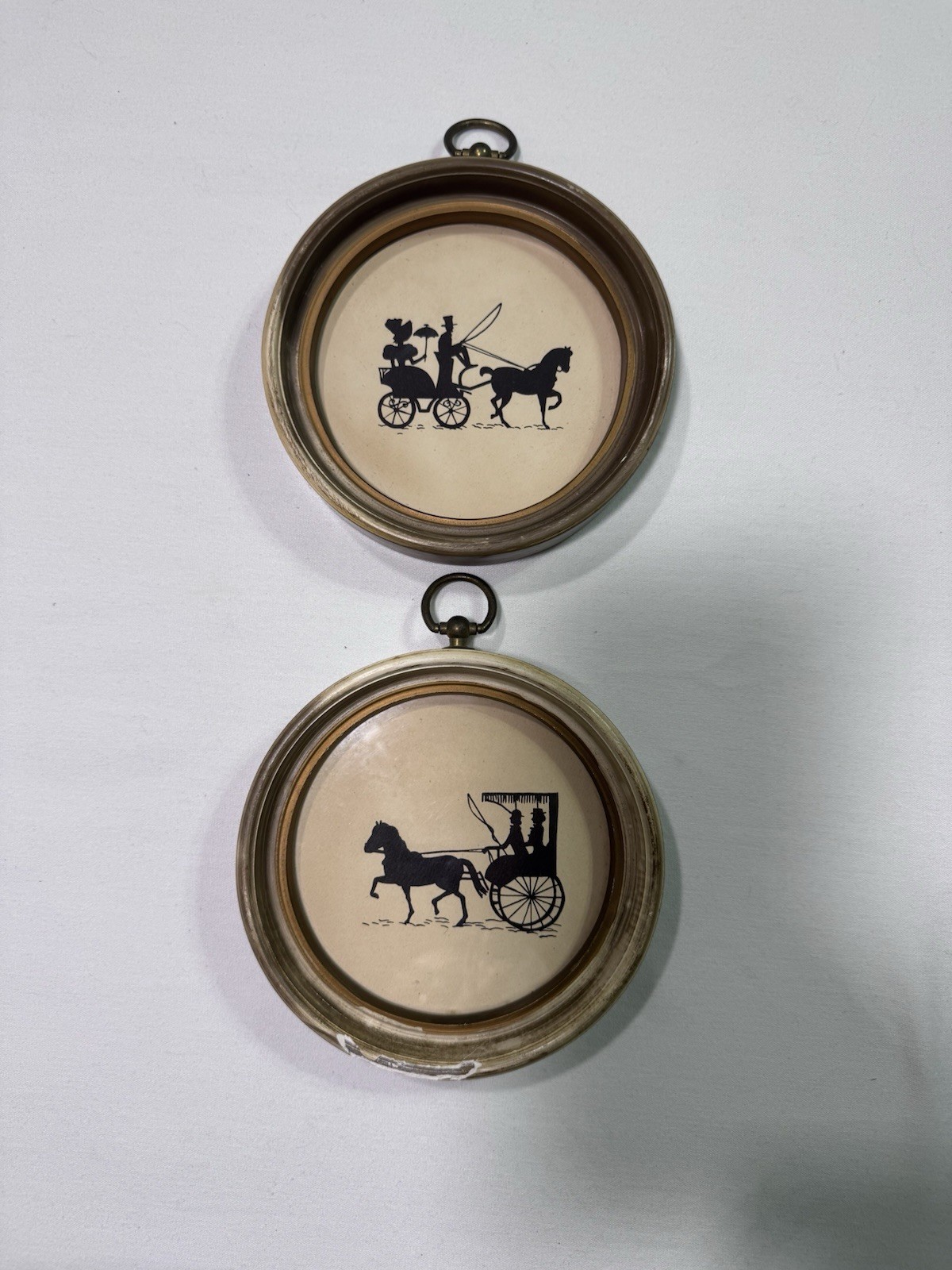 VTG Victorian Silhouette Wall Pictures Set 2 Colonial Horse Carriage Round Frame