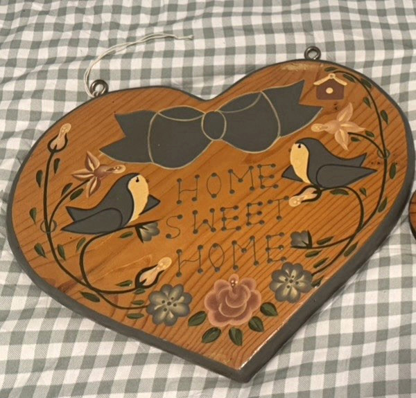 Heart-Shaped Wood Hanging Plaque “Home Sweet Home” Birds Floral Country Decor