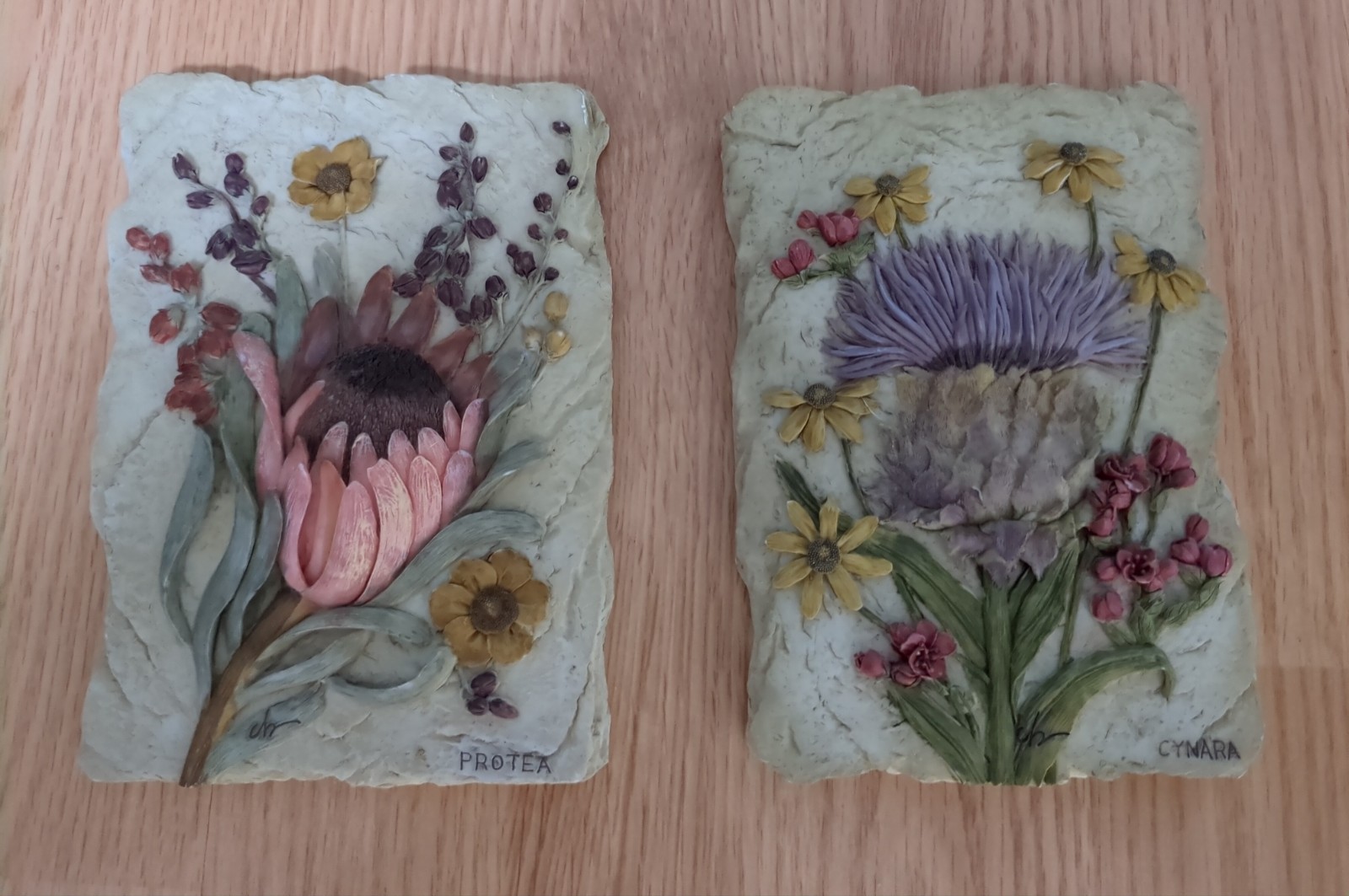 Set of 2 VTG floral Wall Plaques Art 3D Cynara And Protea flowers indoor/outdoor