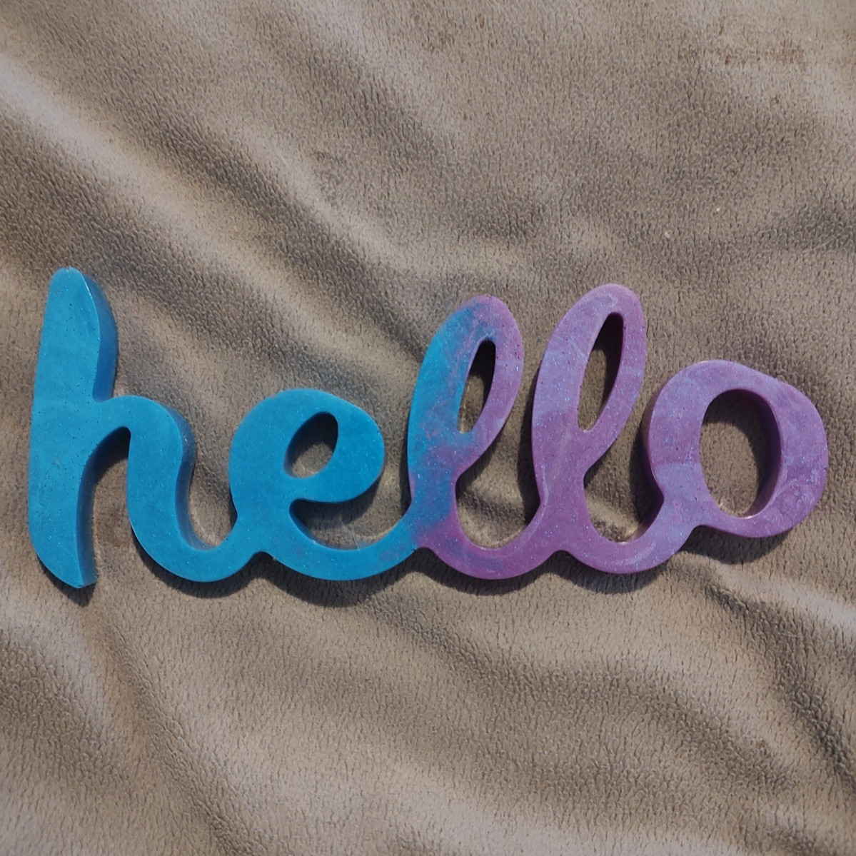 Resin Decorative “Hello” Word Sign Plaque, Blue/Purple Letters, Horizontal