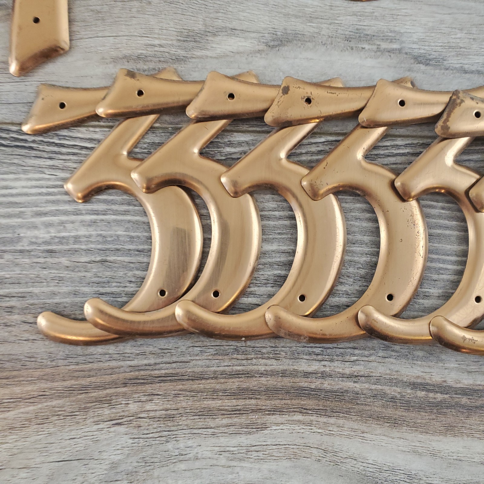 25 pc lot 3.5″ Bronze VTG House Address Numbers 1/2, 3, 4, 6 or 9, 7, 8 +Nails