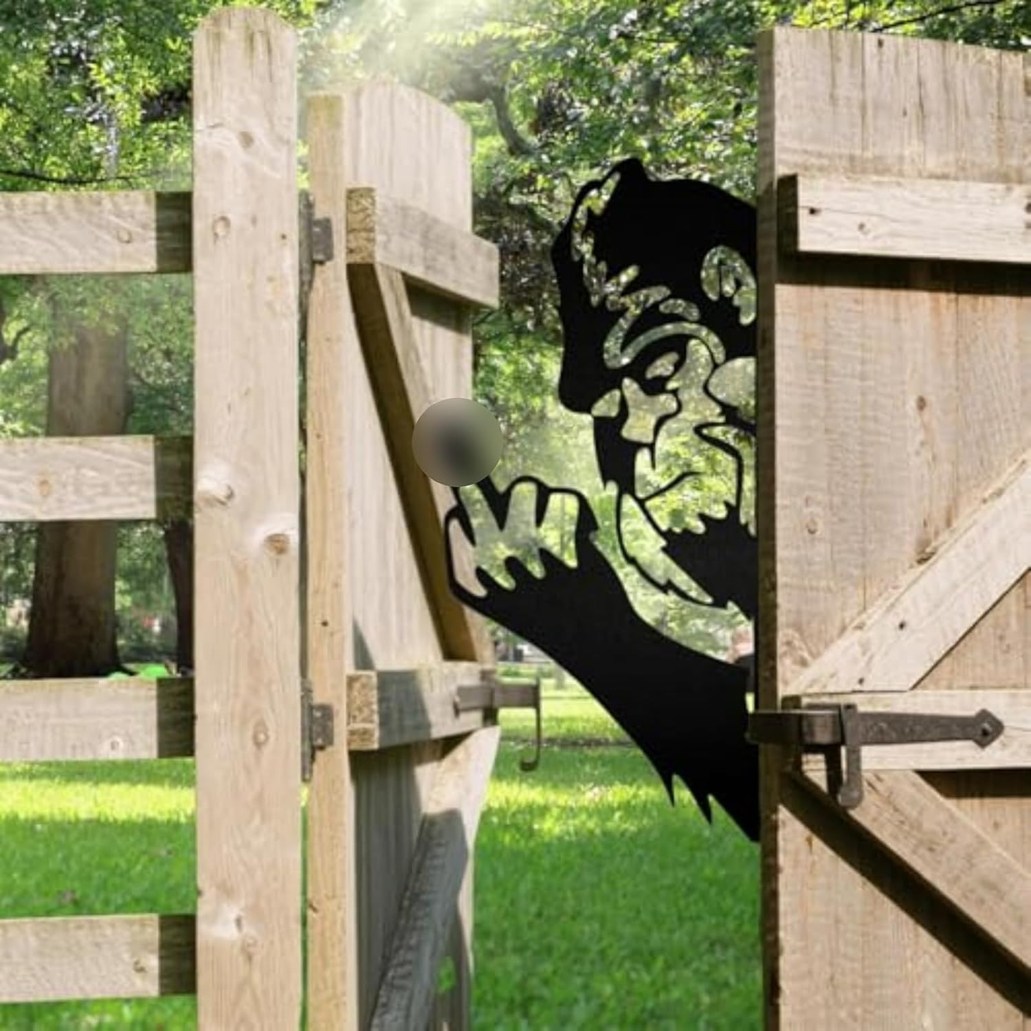 Peaking a Boo Flipping off Bigfoot Animal Metal Sign Art Ornament, Animals Peeki