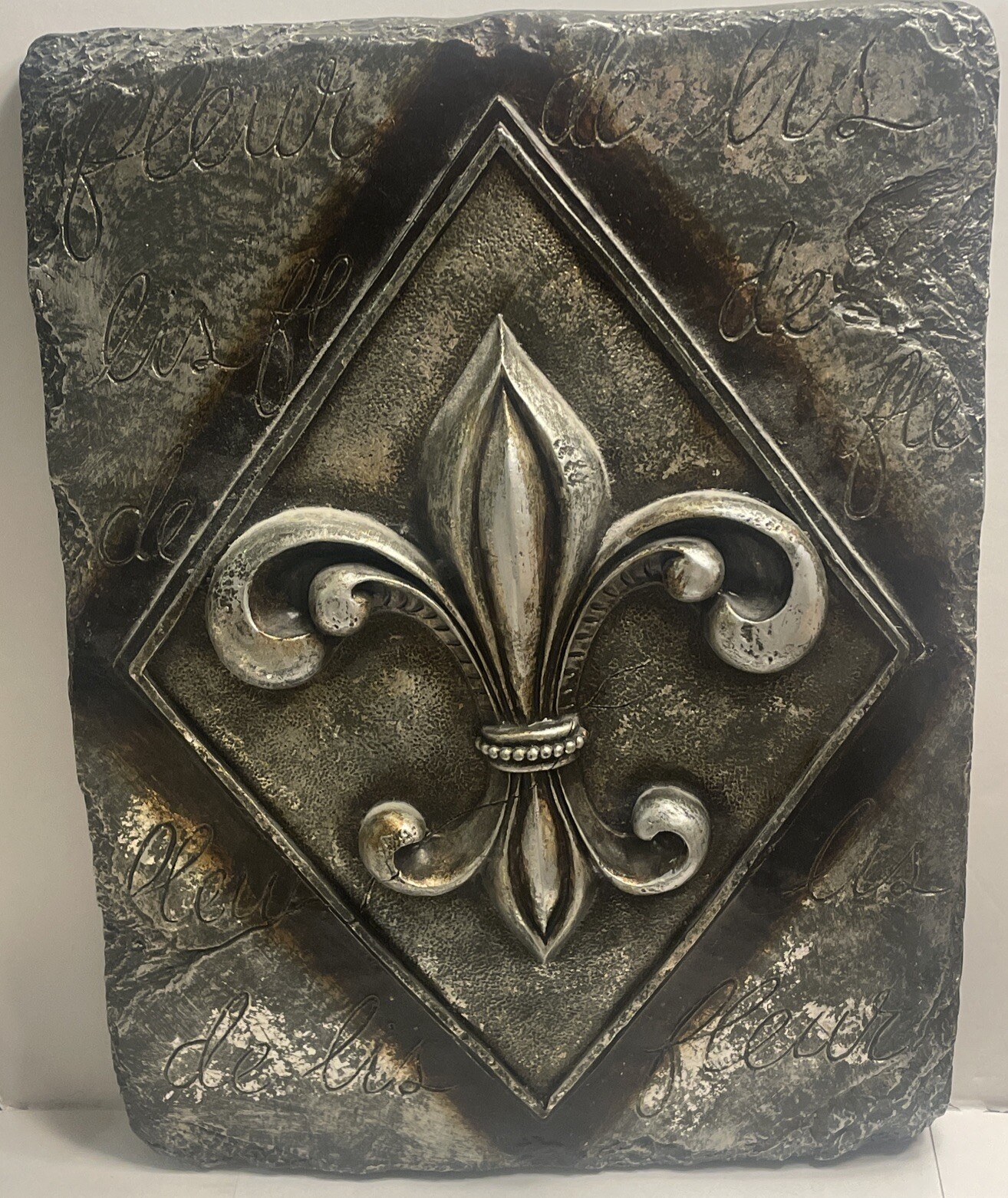 FLEUR DE LIS Wall Hanging Decor Dimensional Aged Look Resin Approx 16.5″X 12.25