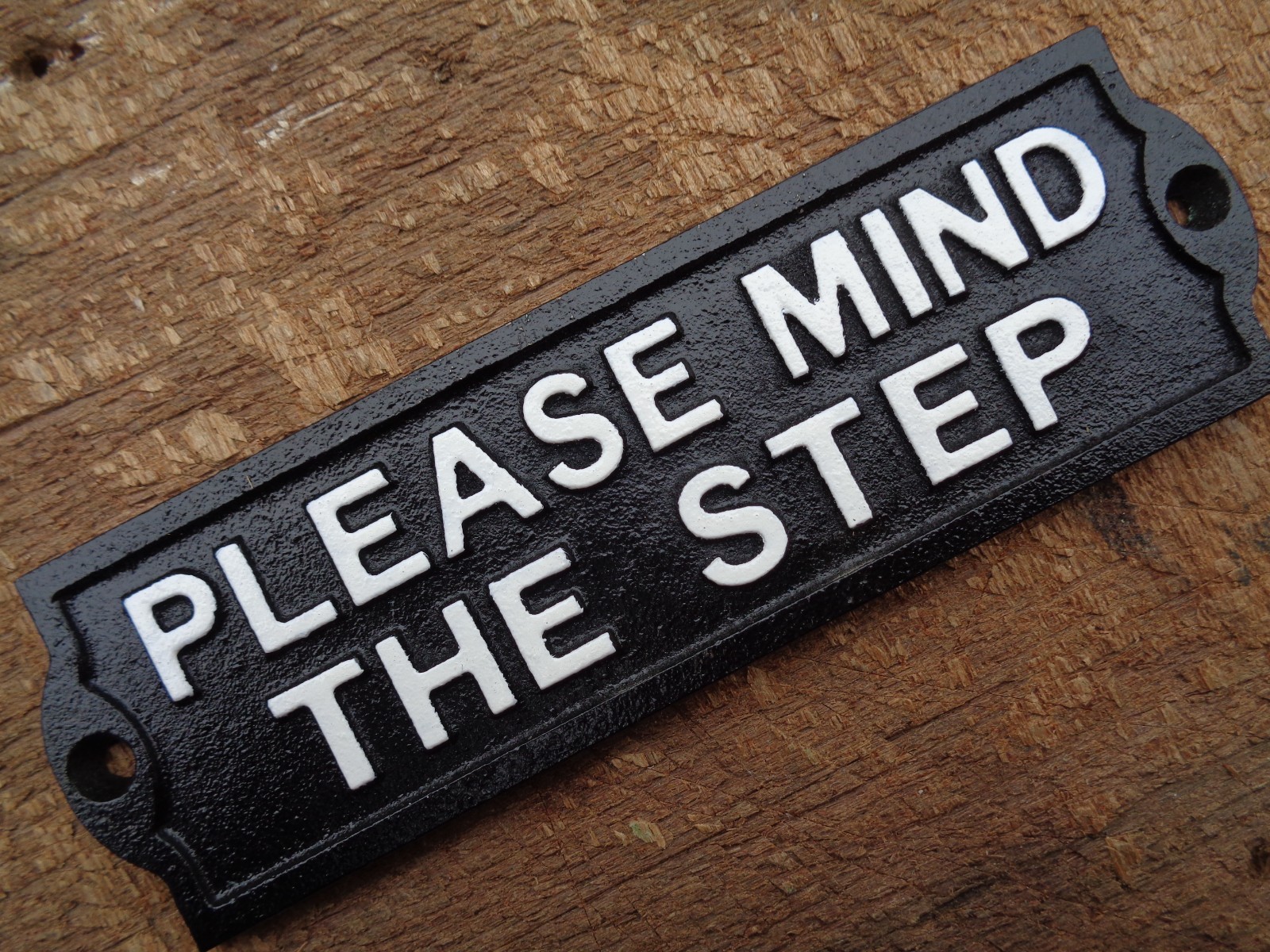antique style rectangular PLEASE MIND THE STEP Cast Iron Metal Sign 7″ x 2 1/4″