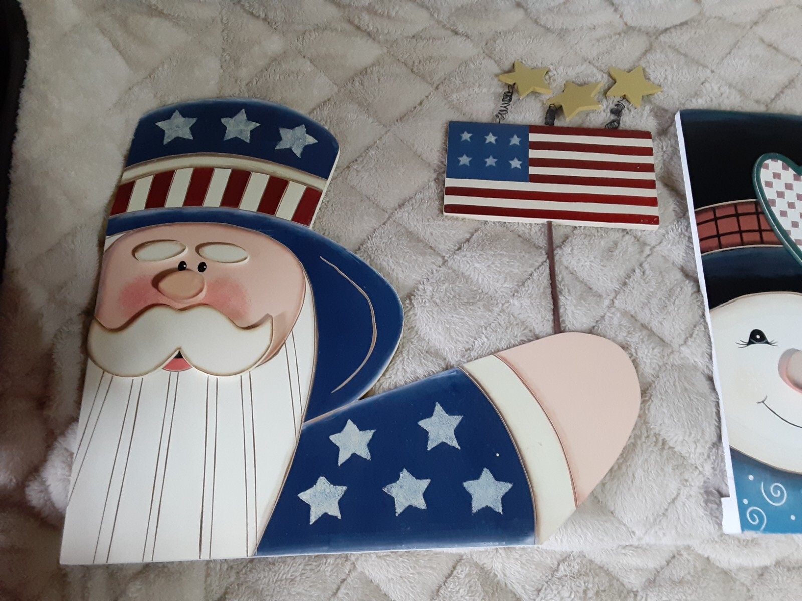 set of 4: Kenyield Wooden Holiday Window Decoration