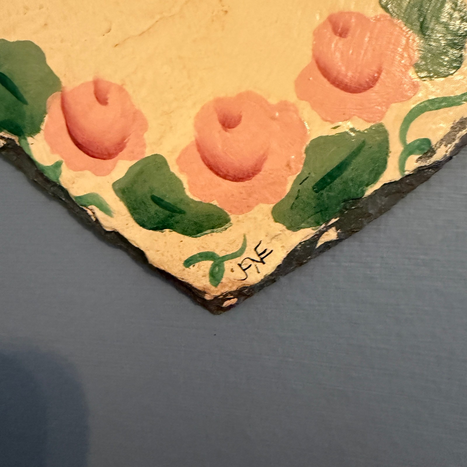 Vtg 1998 Plain Jane Handcrafted Heart Shape Slate Wall Hanging WELCOME 7″ x 6″