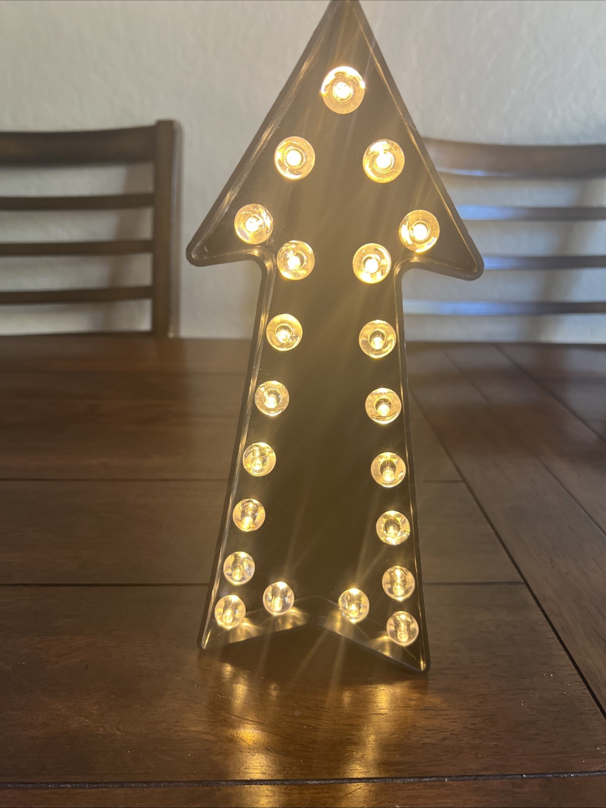 Black Marquee 3D Light Arrow Sign 11×4.5 inch, Battery Operated