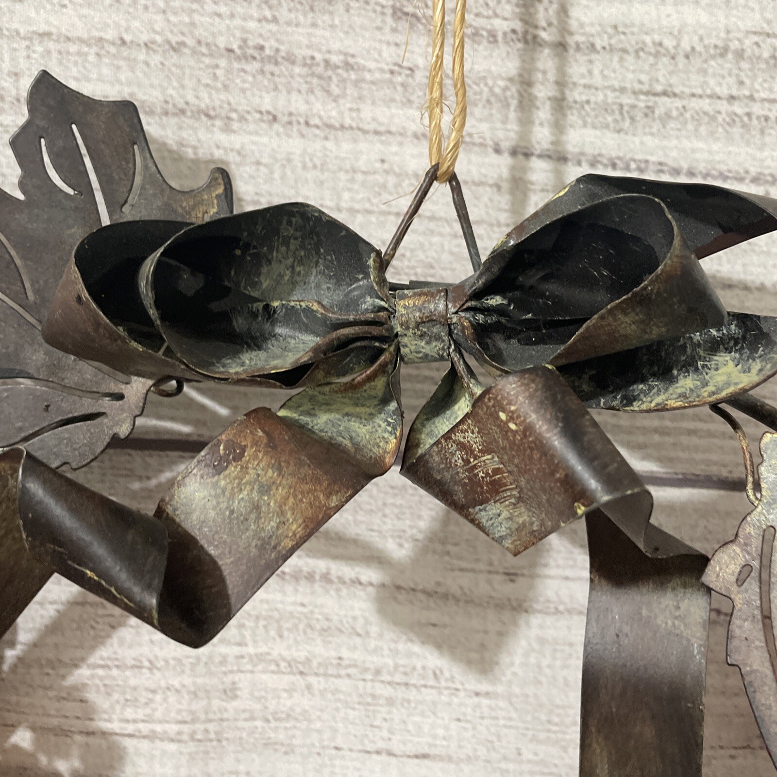 Hanging Metal Autumn/Fall “Welcome” Door Wreath- 17”