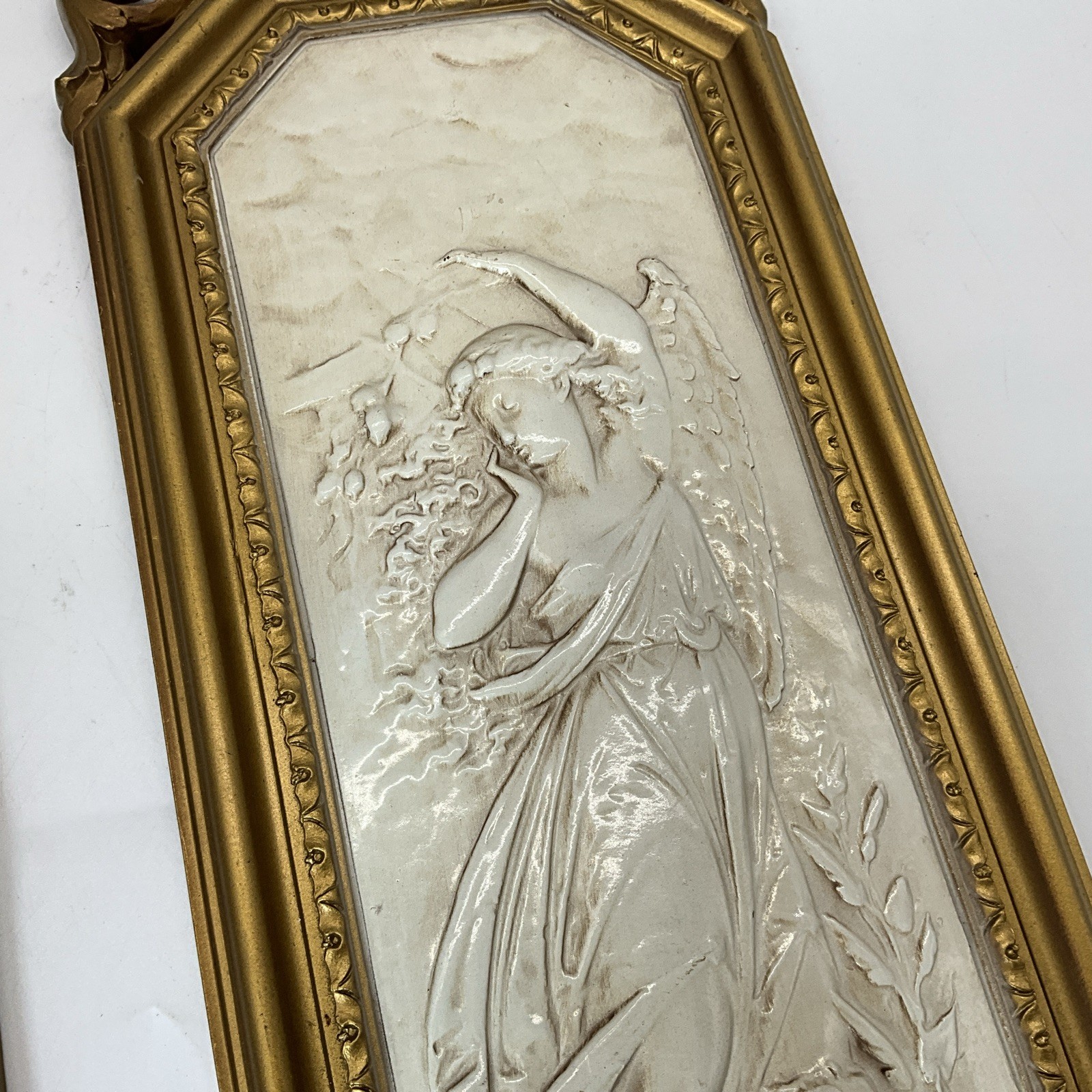 2 Vtg Homco Dart Plastic Decor Wall Plaques Art Nouveau Ladies W/ Cherubs 16 5/8