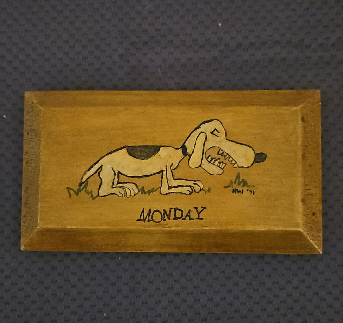 Wood Wall Plaque MONDAY Cartoon Dog Art, Horizontal Rectangle, Brown Beige