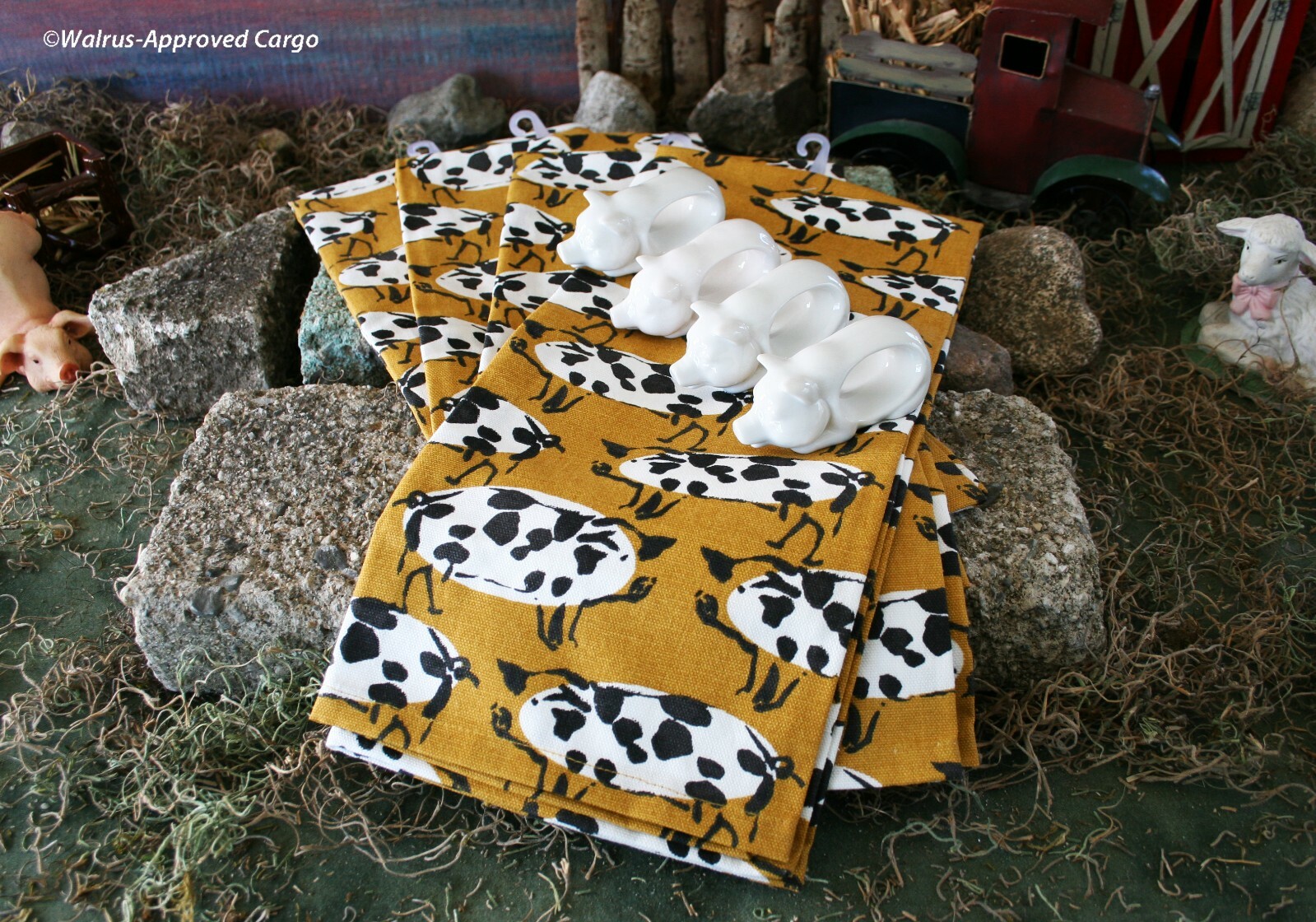 PIGS! WALL ART, CANISTER, DISH TOWELS, NAPKIN RINGS, DOORSTOP, DECORATIVE PLATE