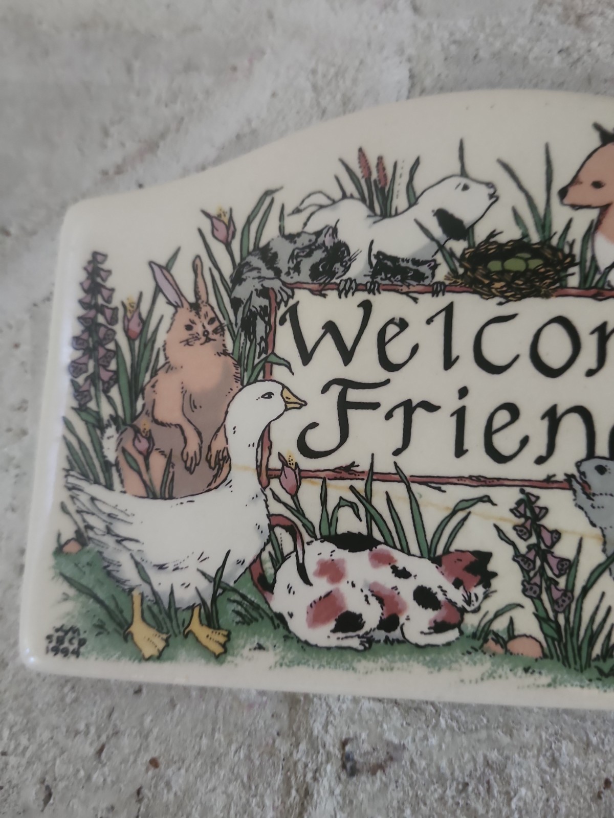 Vtg 1994 Santa Barbara Ceramic Design Welcome Friends Sign Plaque Woodland SBCD