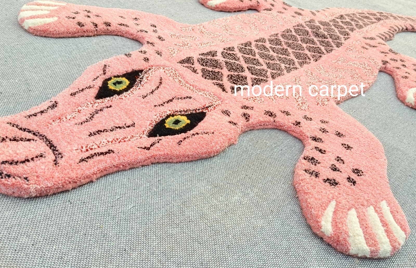 Modern Crocodile Shaped Tufted Rug Pink Brown Alligator Novelty Kids Area Carpet