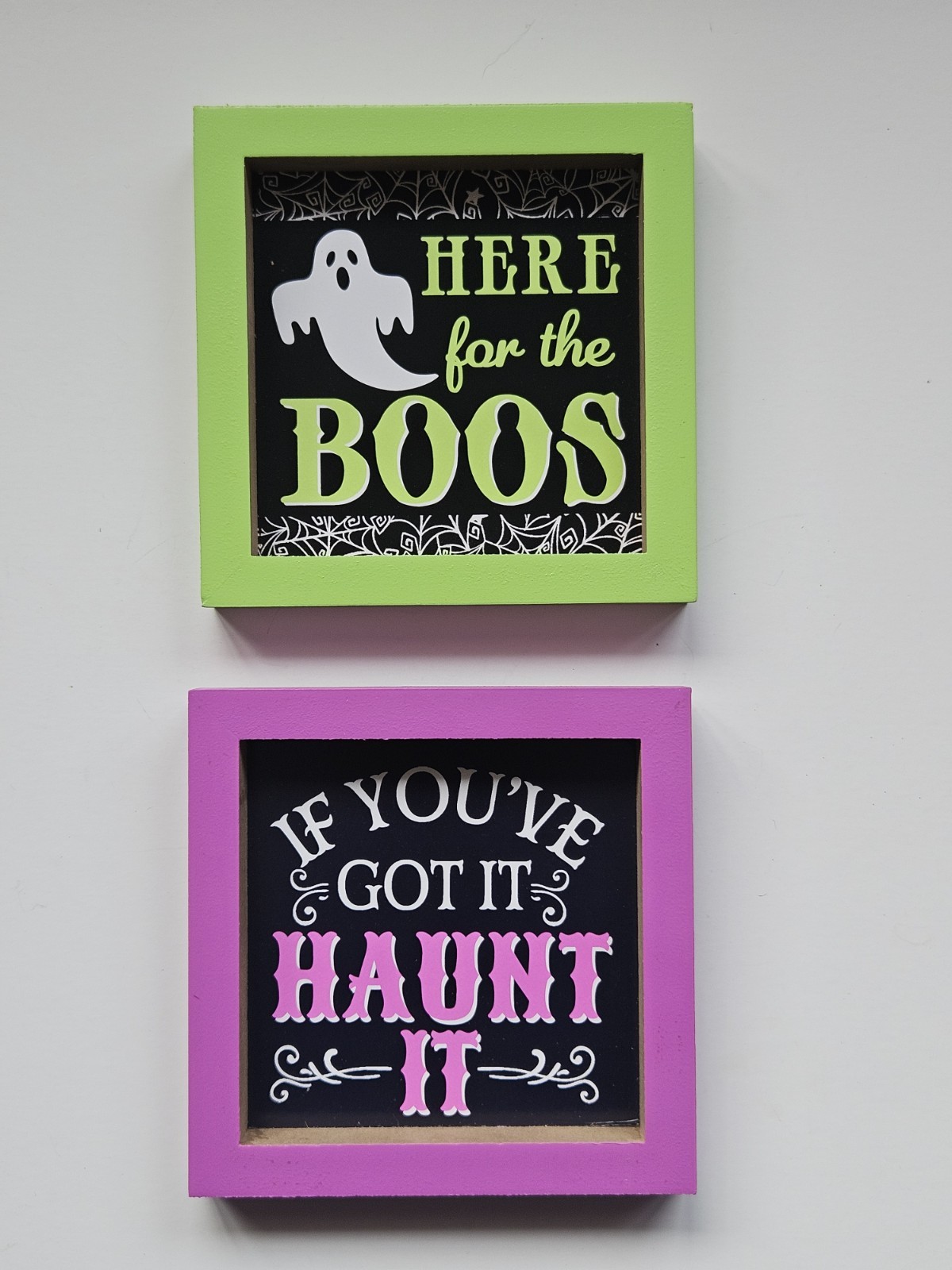 2 Pack Of Little Halloween Signs 4.75 x 4.75″ Home Decor Ghosts & Haunted Houses