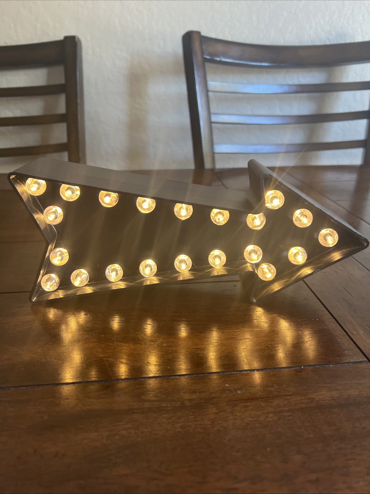 Black Marquee 3D Light Arrow Sign 11×4.5 inch, Battery Operated