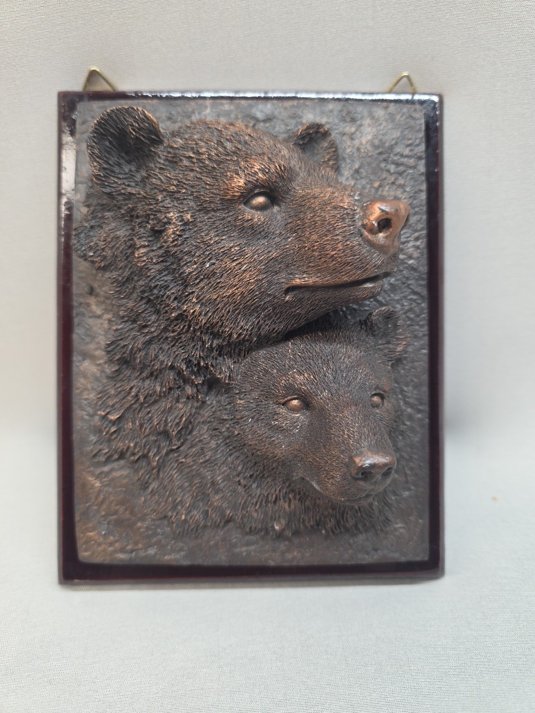 Vintage Small Wall Plague w/3D Metal Bear Unknown Maker 6 3/4″ L X 5 1/4″ W