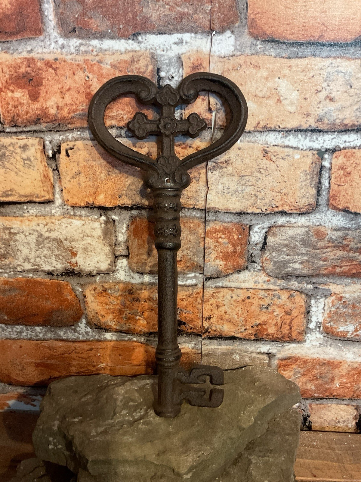 10″ Primitive Rustic Style Cast Iron Skeleton Key Wall Hanging…Ships Free!