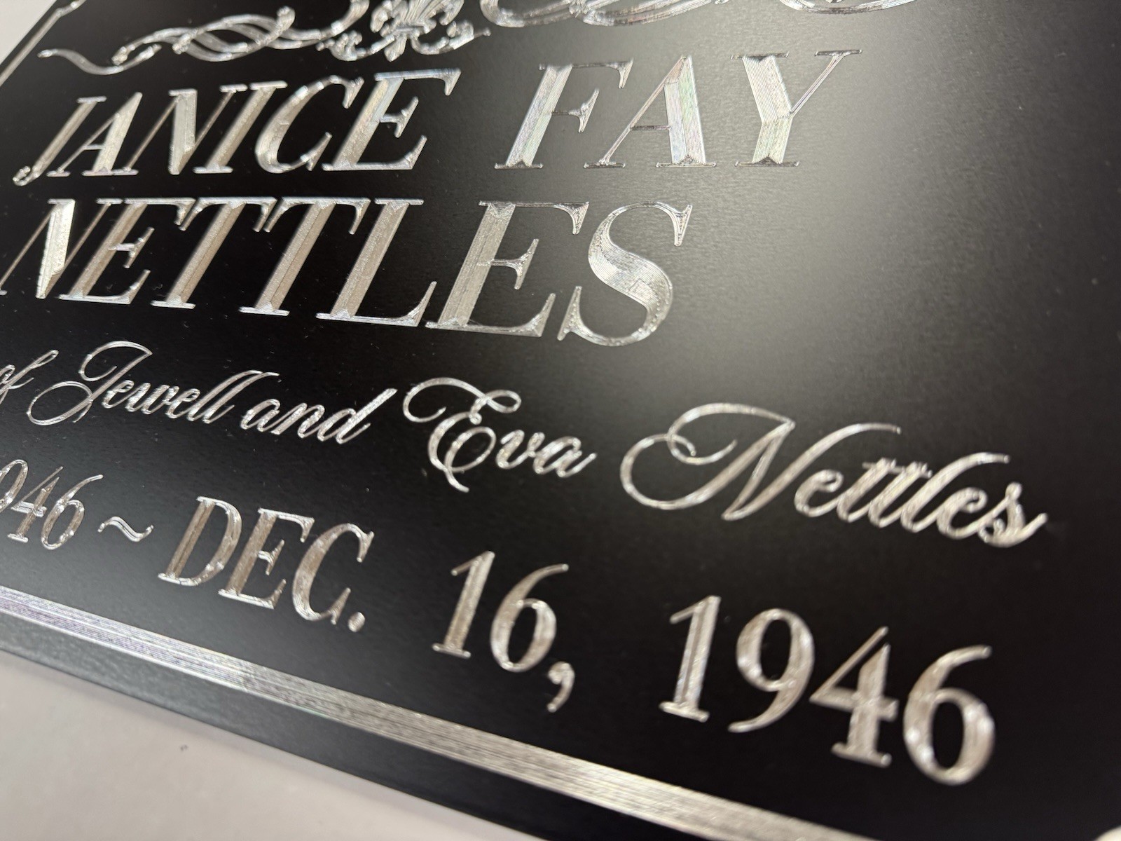 Engraved Custom Memorial Grave Marker Diamond Etched Black Metal Sign 15×9.5