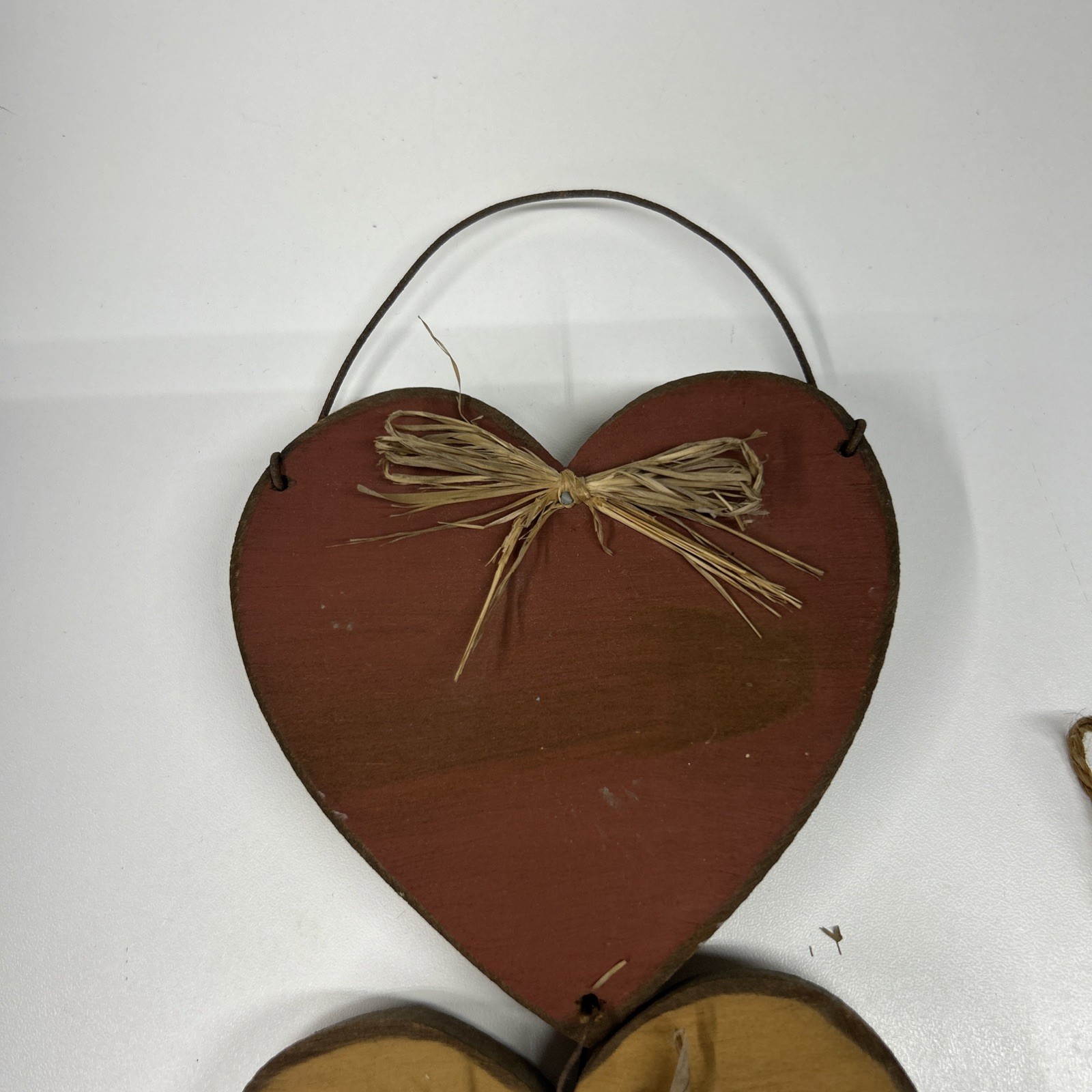 Americana Primitive Style Wooden Rustic Decor Distressed Hearts Chickens