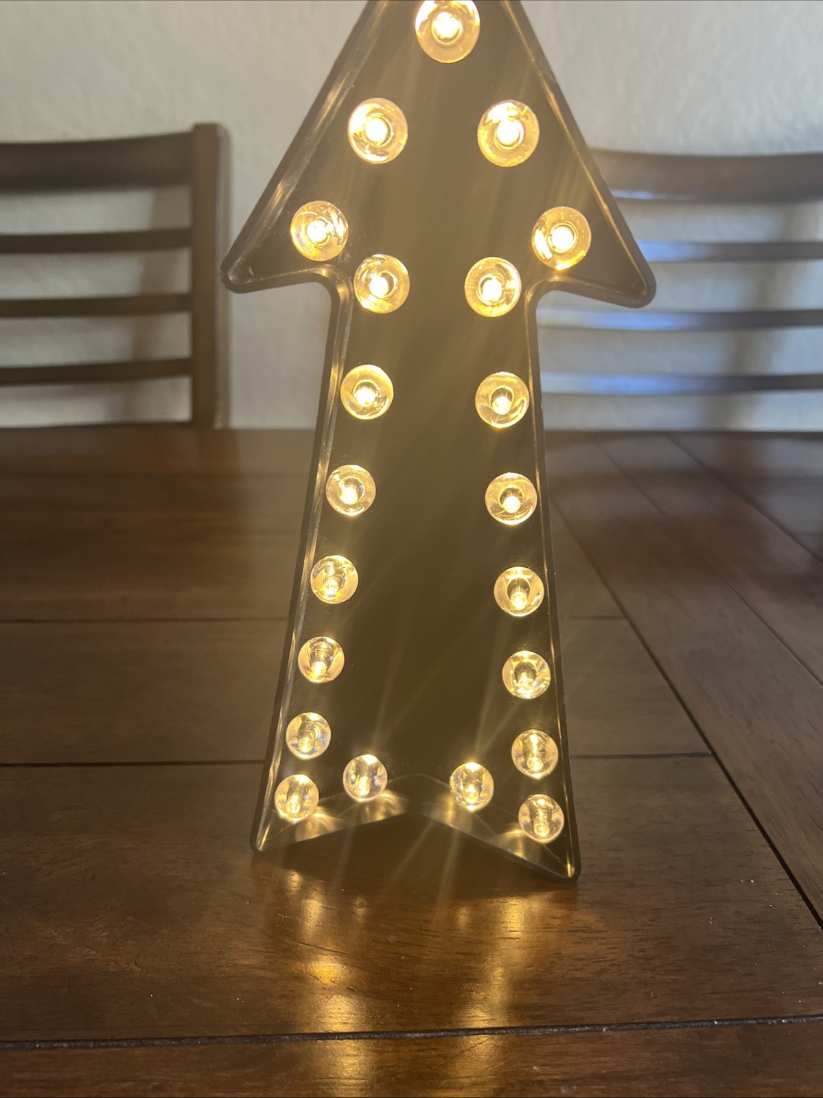 Black Marquee 3D Light Arrow Sign 11×4.5 inch, Battery Operated