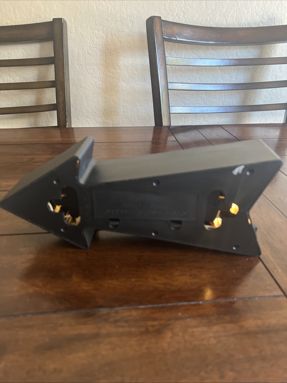 Black Marquee 3D Light Arrow Sign 11×4.5 inch, Battery Operated