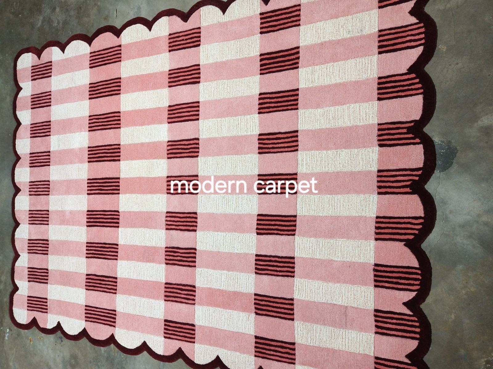 Scalloped Edge Checkered Area Rug Pink & Cream Tufted Carpet Modern Wavy Border