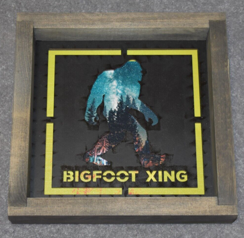 #5002 BIGFOOT XING 9″ WIDE X 9″ HIGH 3-D FRAME