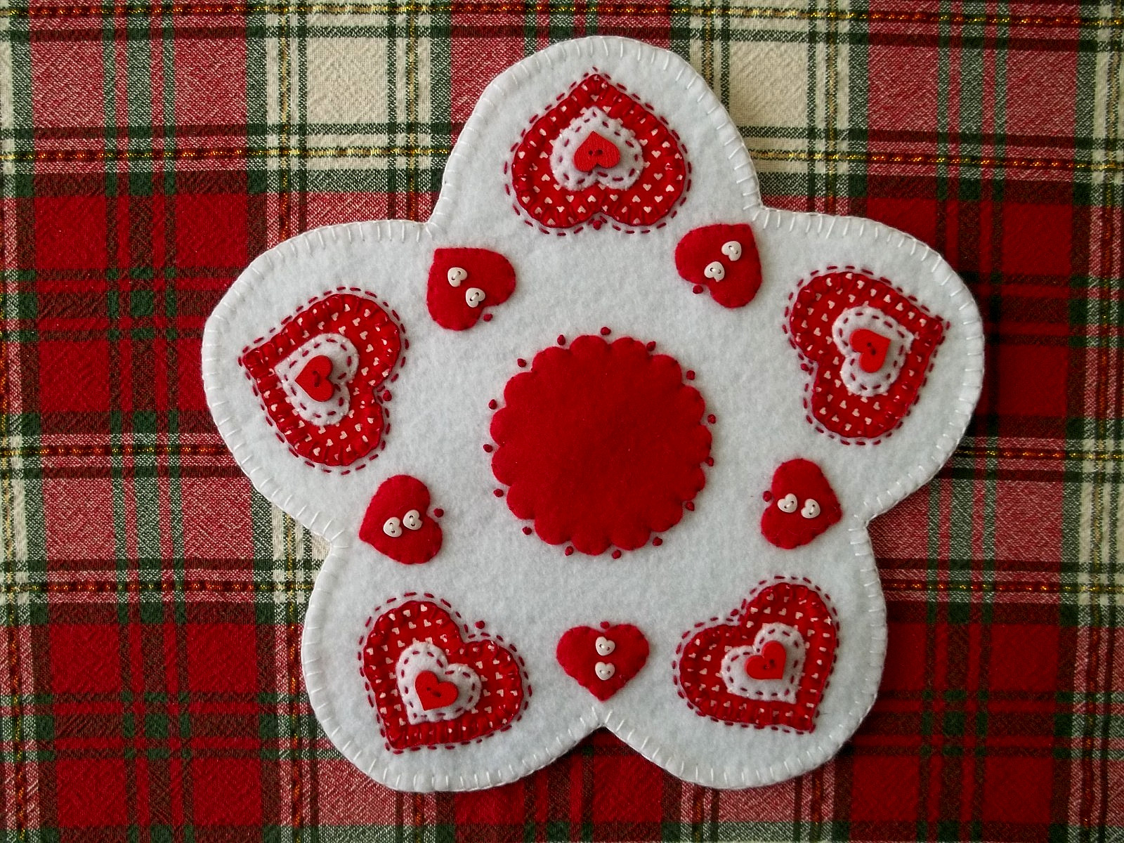 Primitive Red and White Valentine Hearts candle mat or mug rug