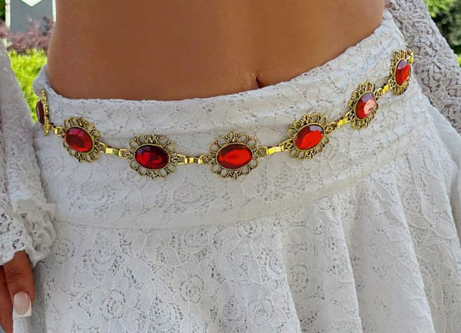 GEM CHAIN BELT- Elegant Vintage Style Ruby Floral Pattern Waist Chain