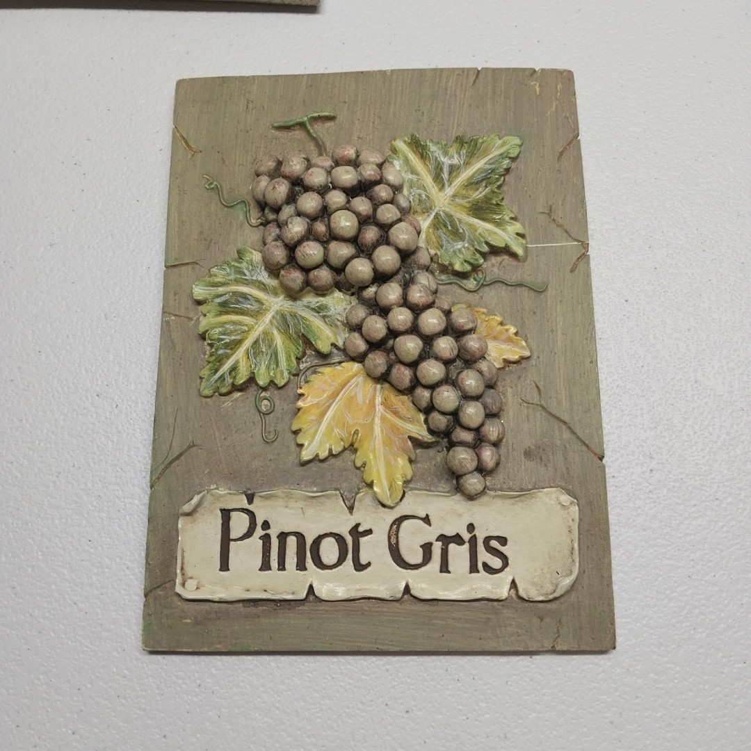 Vintage 3D Wine Grape Wall Plaques Set 4 Resin Vineyard Kitchen Decor 5×7