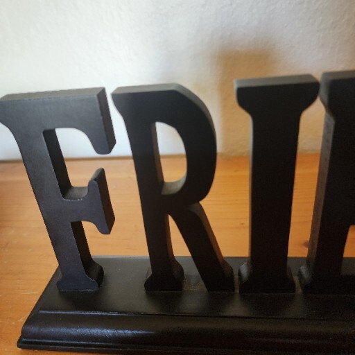 FRIENDS Wooden Sign Room Decoration Black Hanging Wall Art Home Counter Top