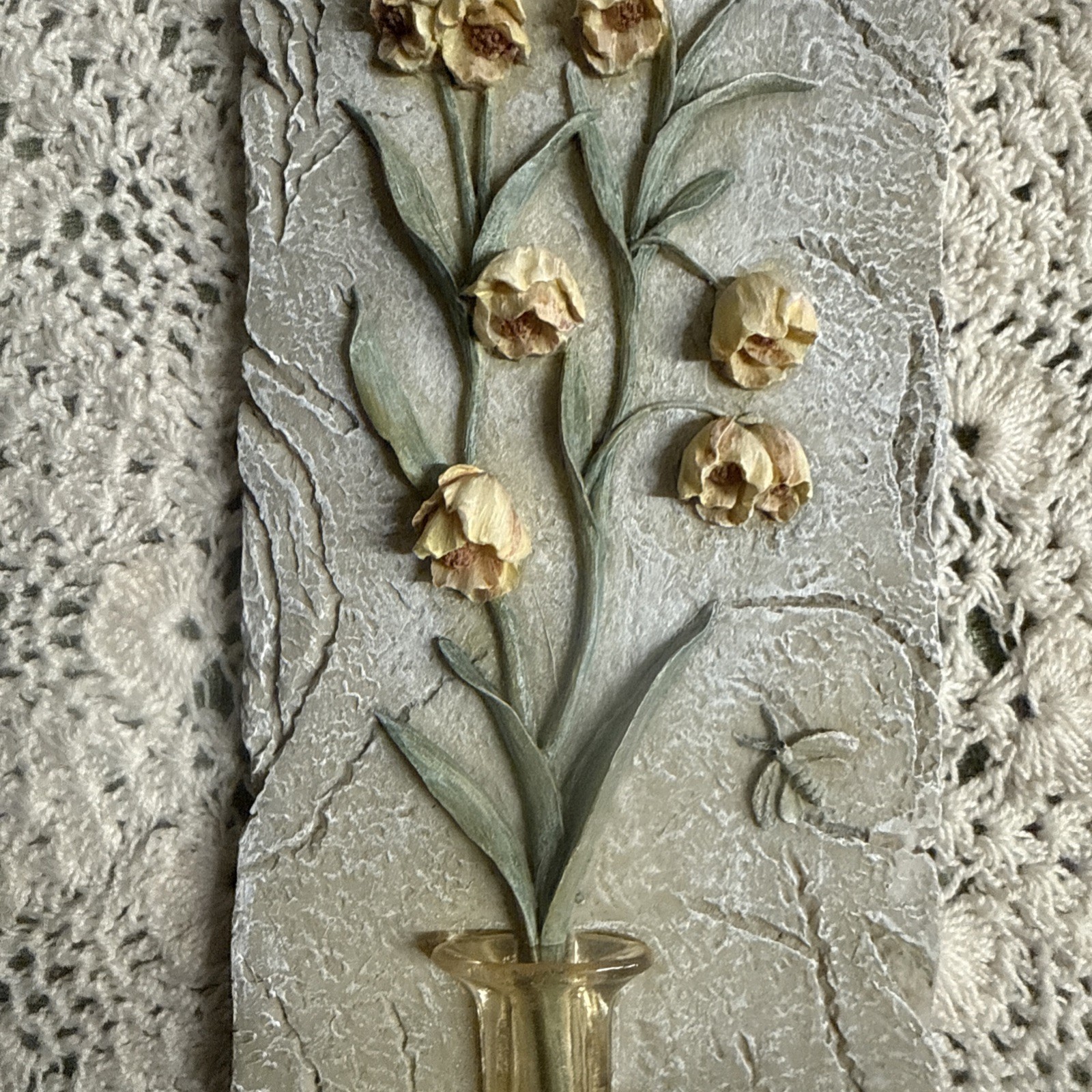 Vintage Wall Plaque Vase With Yellow Flowers And Bee Signed Cheri Blum, 3d