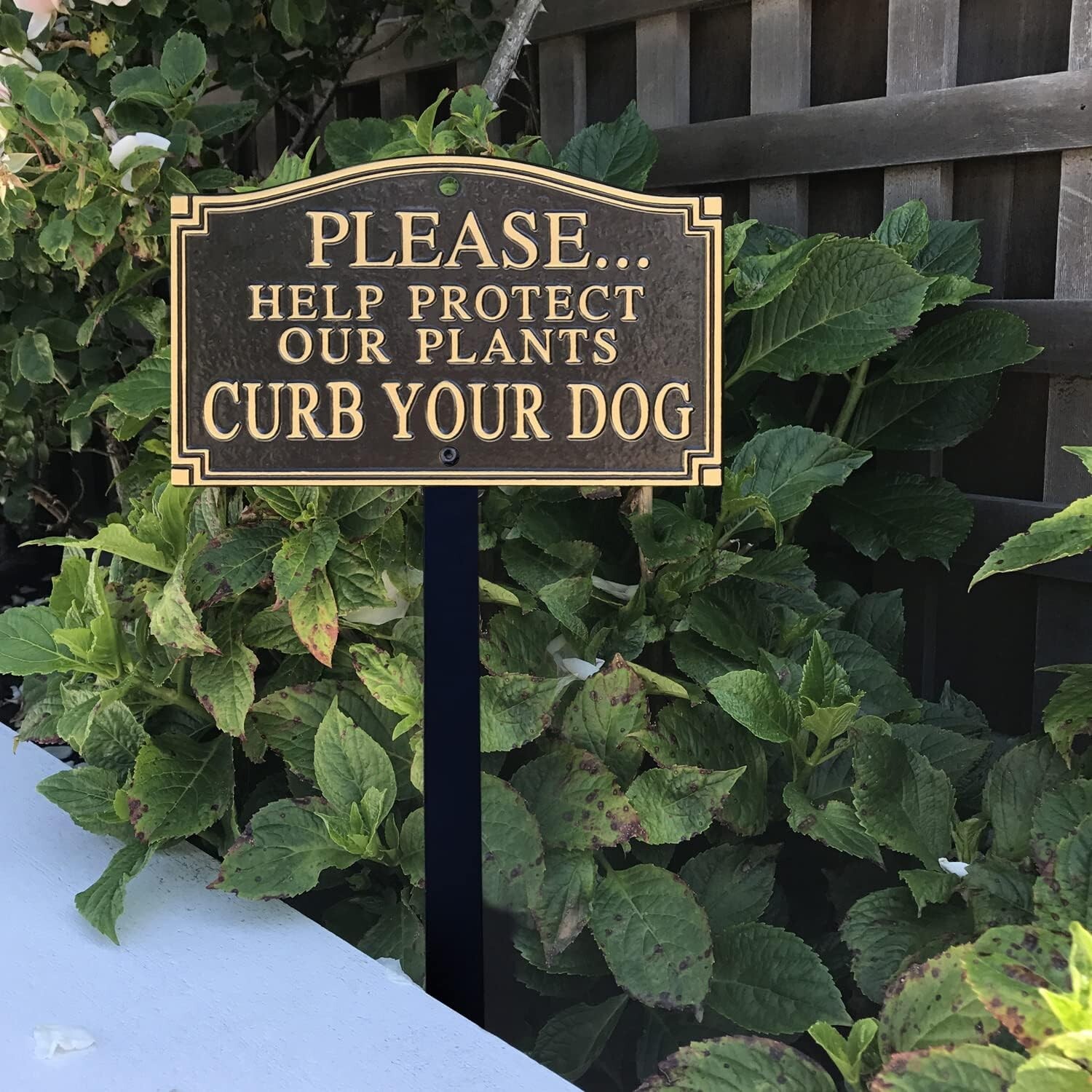 Durable Black & Gold ‘Curb Your Dog’ Plant Protection Plaque with 18″ Lawn Stake