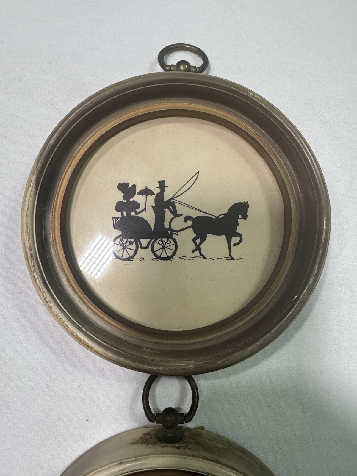 VTG Victorian Silhouette Wall Pictures Set 2 Colonial Horse Carriage Round Frame