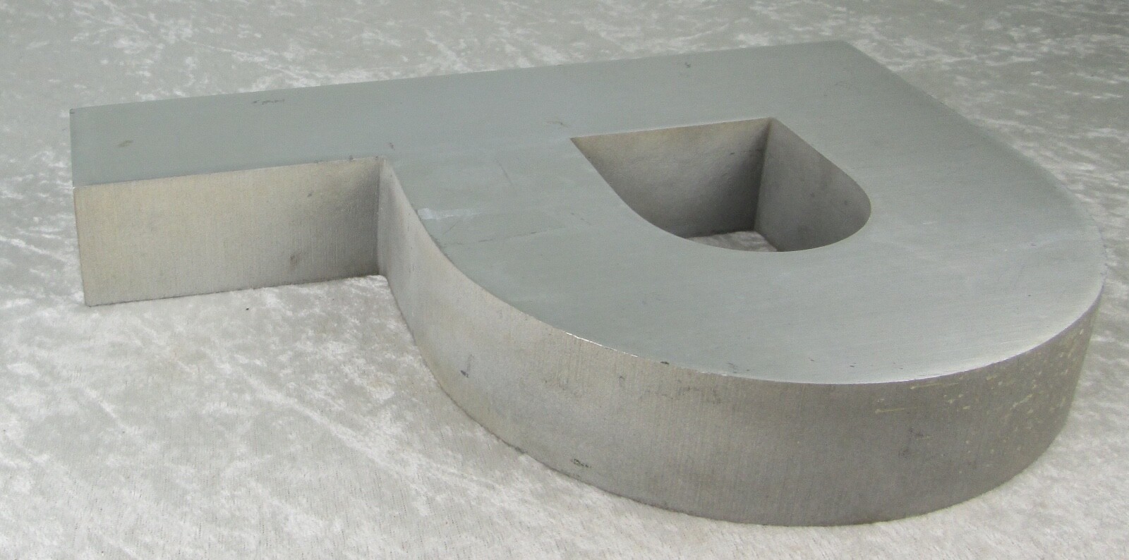Cast Aluminum Metal Sign Letter P 3 LB 10 OZ Used 12 inch Tall Mounting Holes