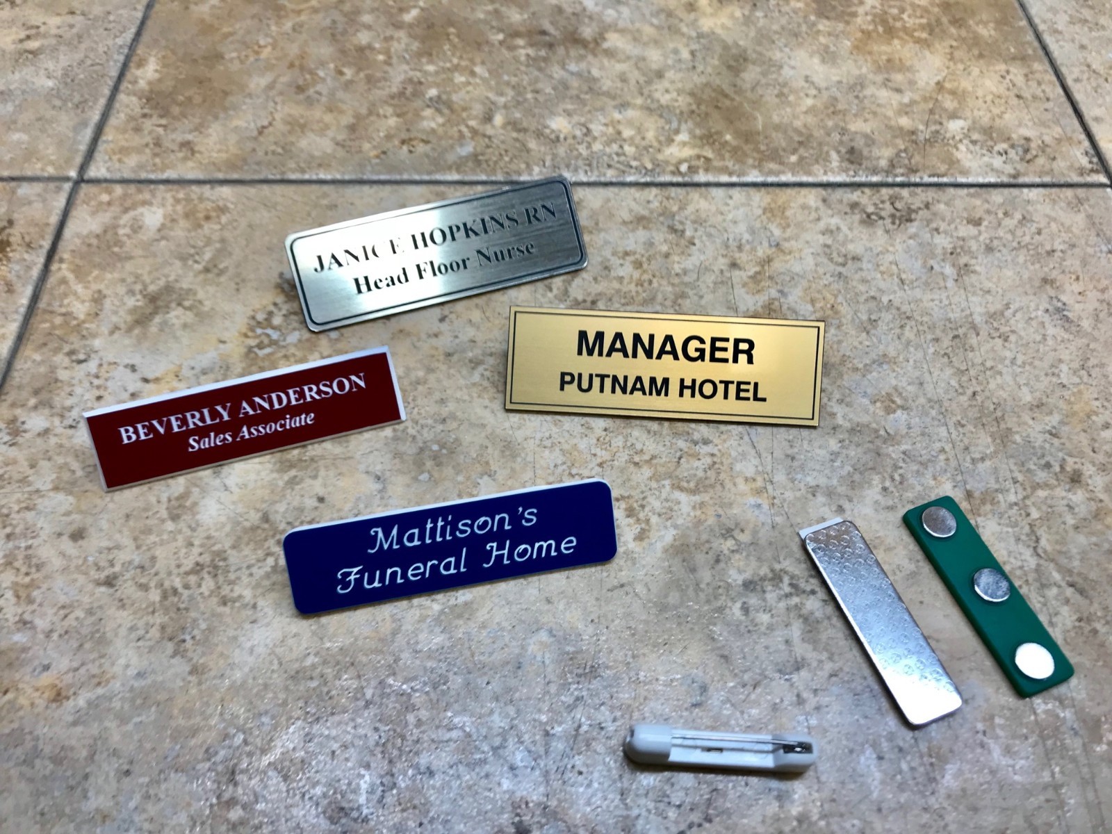 1X3 NAME BADGE ENGRAVED TAG PERSONALIZED MAGNET OR PIN IDENTIFICATION EMPLOYEE