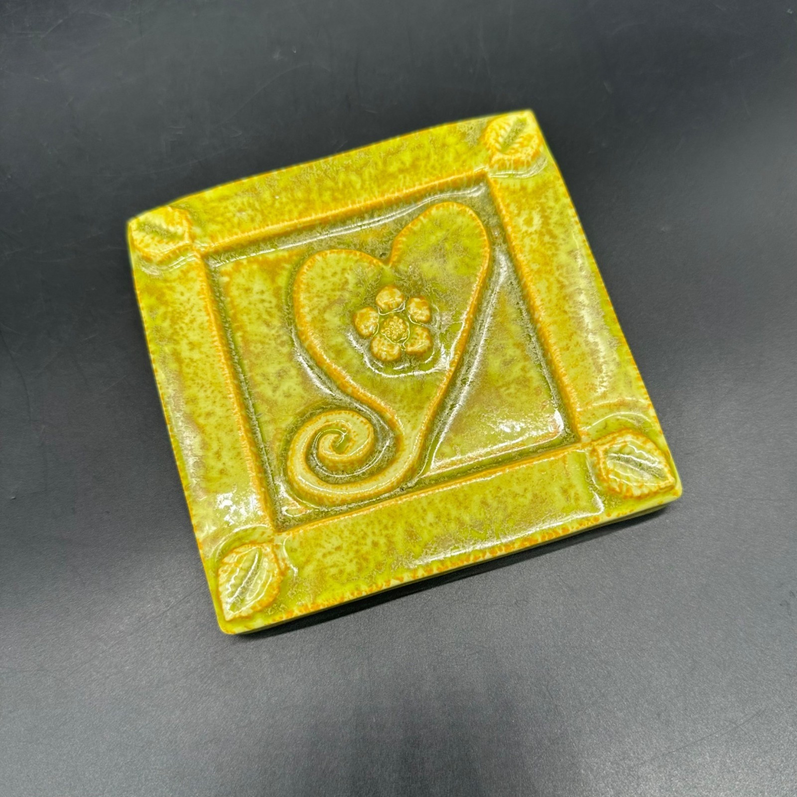 Handmade Wall Hanging Tile Green Plaque Heart Flower Morgan Studios Memphis Tenn