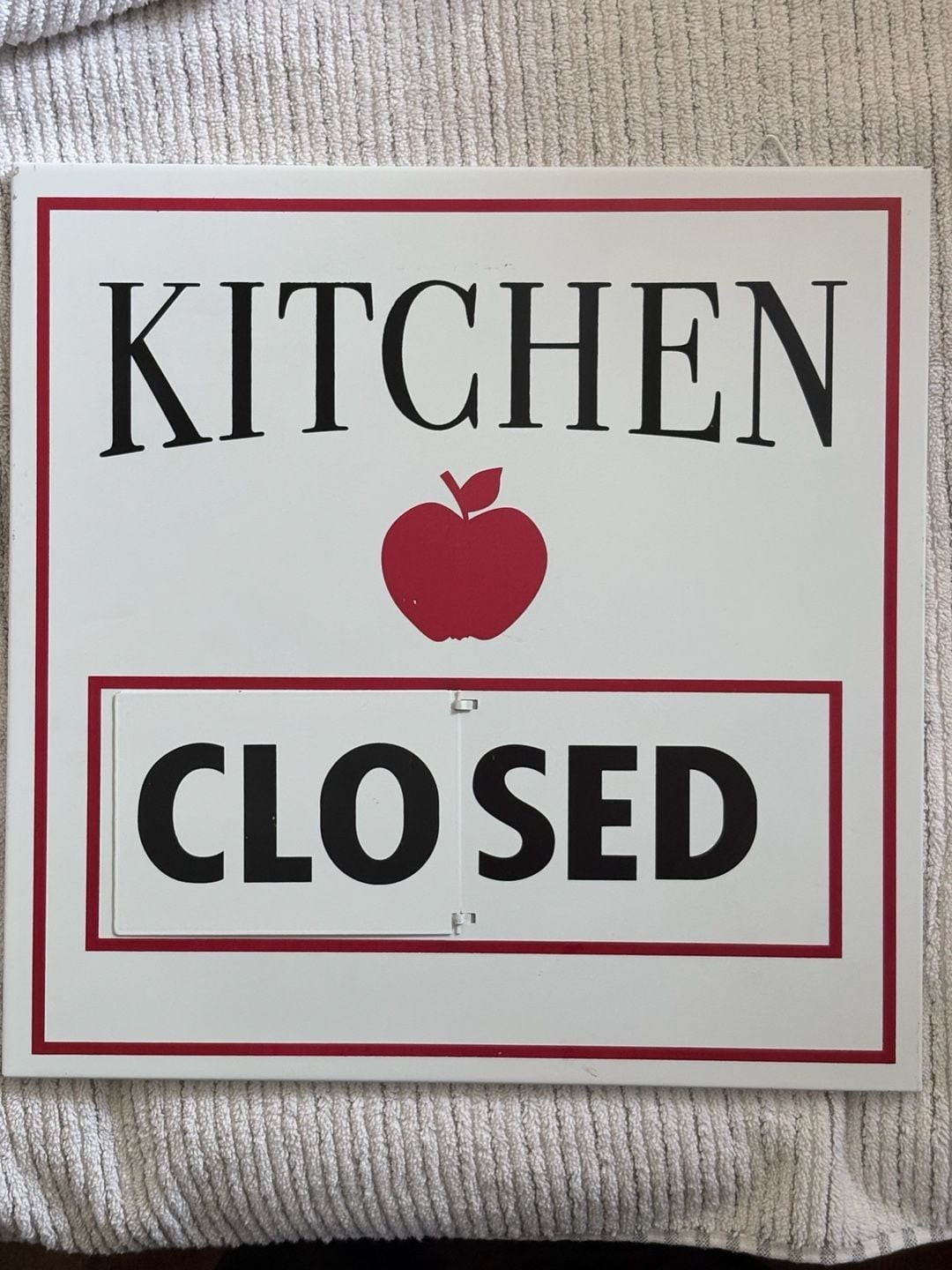 Kitchen Open/Closed Metal Wall Sign with Apple Graphic