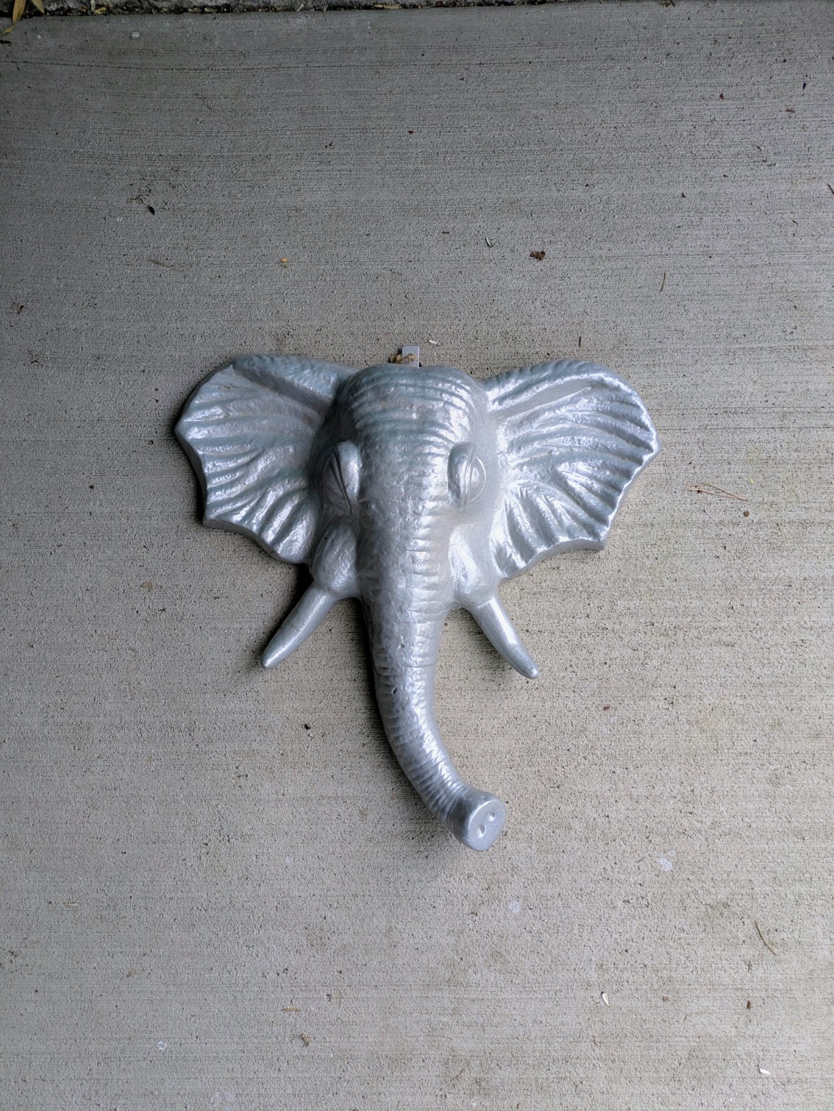 18″ Powder-Coated Indoor/Outdoor Elephant Wall Hanging