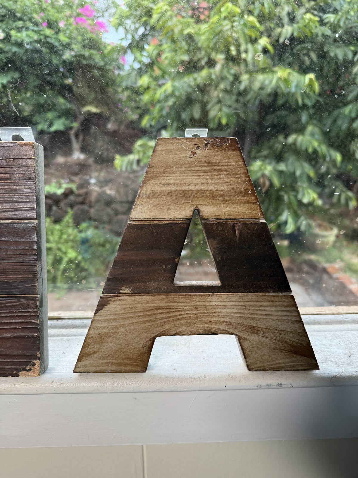 ArtMinds Wood Letters ALOHA Set 5 Rustic Brown 8in Wall Decor Hawaii Tropical