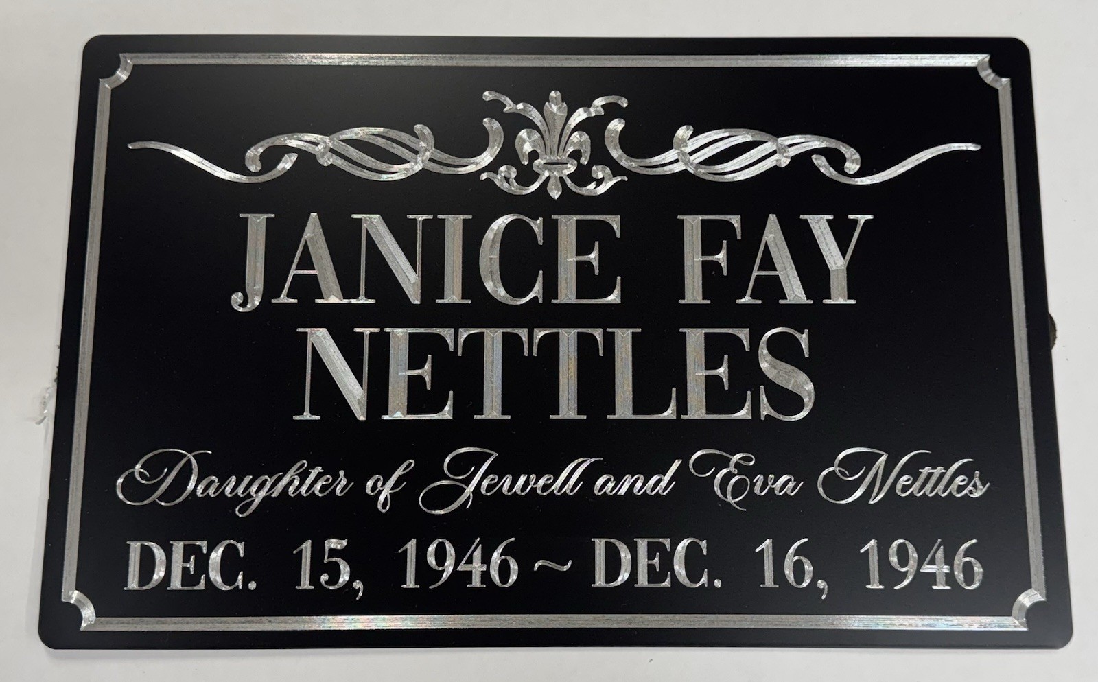 Engraved Custom Memorial Grave Marker Diamond Etched Black Metal Sign 15×9.5