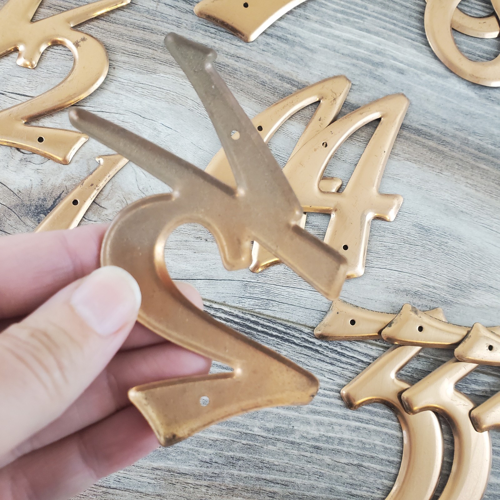 25 pc lot 3.5″ Bronze VTG House Address Numbers 1/2, 3, 4, 6 or 9, 7, 8 +Nails