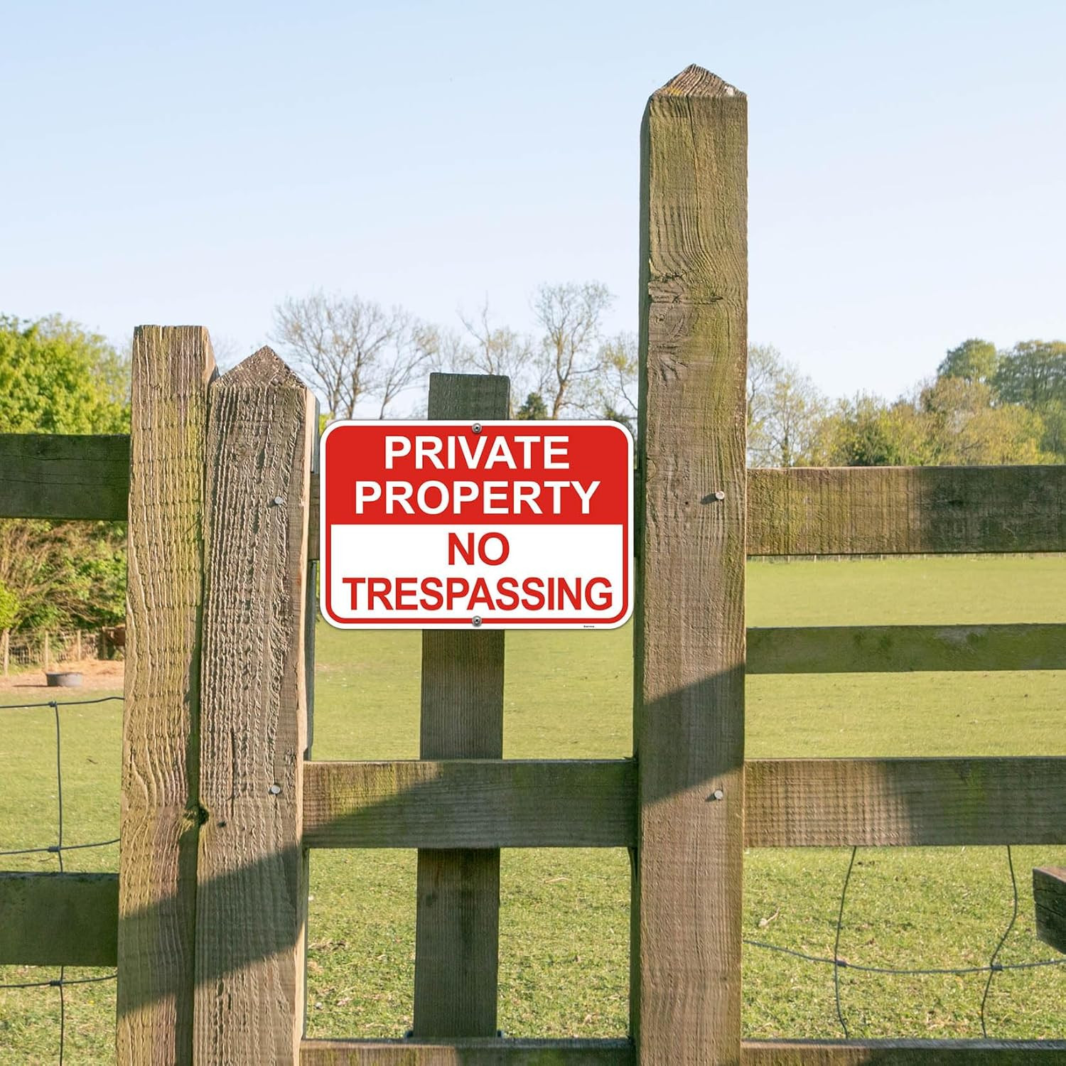 4 Pack 18×12″ Reflective No Trespassing Signs – Durable Metal, Weatherproof